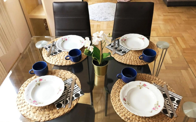 Sienna 93 - cozy studio by Homeprime