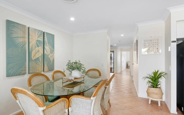 Sunrise Cove Holiday Apartments