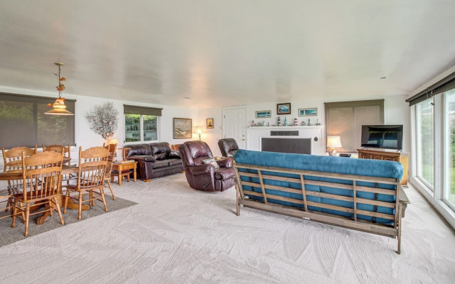 Cliffside Lighthouse Beach Home w/ Ocean View