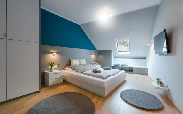 High End Suite Klauzal with AC