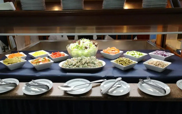 Vintage Hotel Mercedes