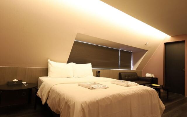 Cheonho Hotel H