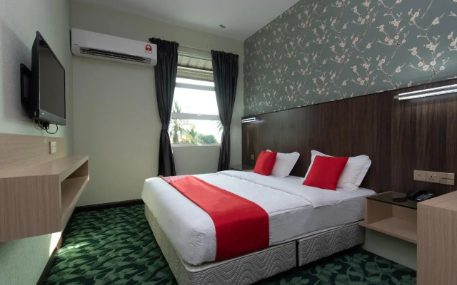 OYO 89375 Regent Hotel