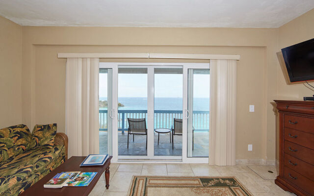 Paradise Cove Oceanfront Villas & Suites