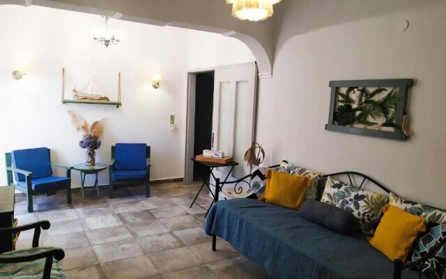 Apartment 94m2, center of Sitia, WiFi, 350m beach