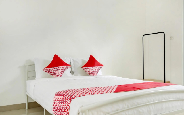 OYO 3512 Golden White House – Guest Rooms – Makassar