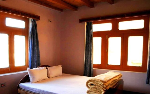 Omasila Hotel