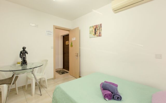 Acticon Rooms Larnaca