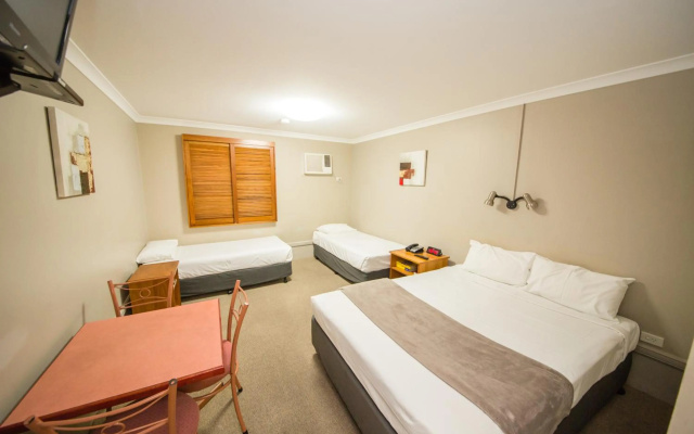 The Cosmopolitan Motel and Serviced Apartments – Guest Rooms – Rockhampton