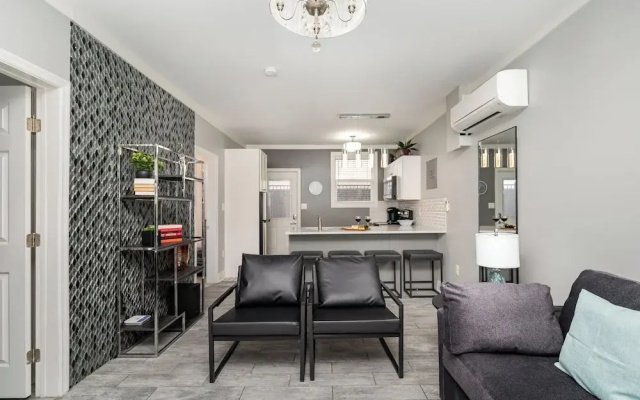 Lucent Pearl - Private Patio - Near Broadway