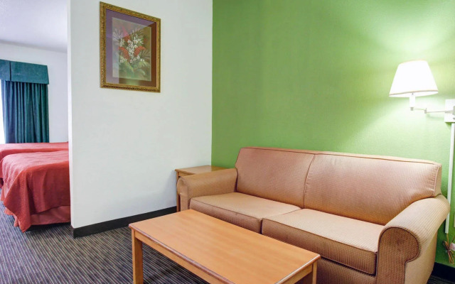 Quality Inn & Suites Airport