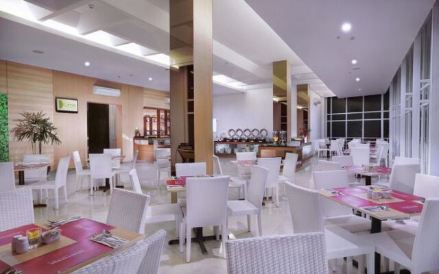 Grand Newport Hotel