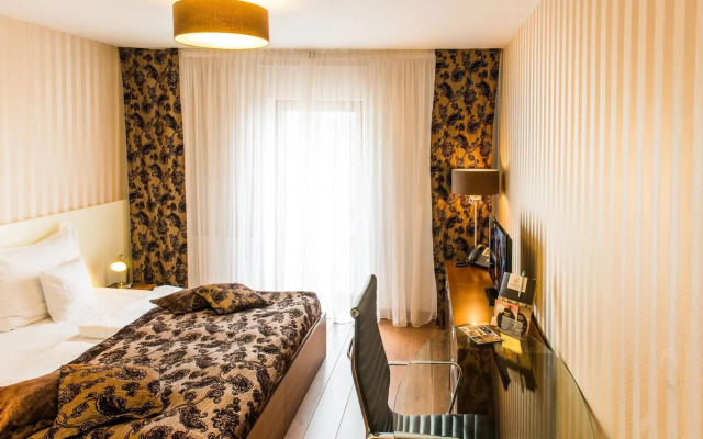 Golden Fish Hotel Apartments