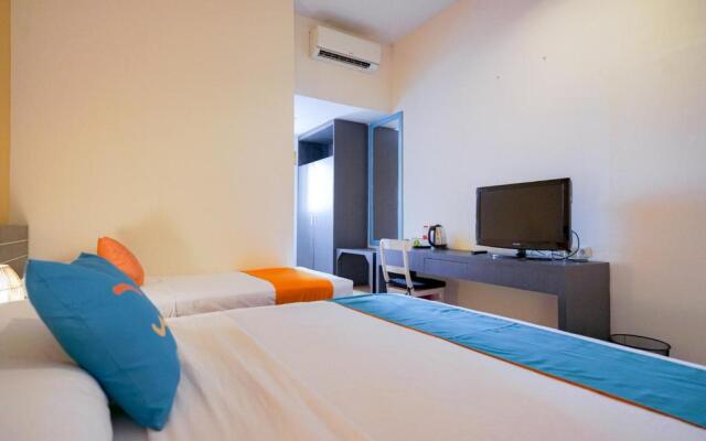 Sans Hotel Sunset Point Seminyak