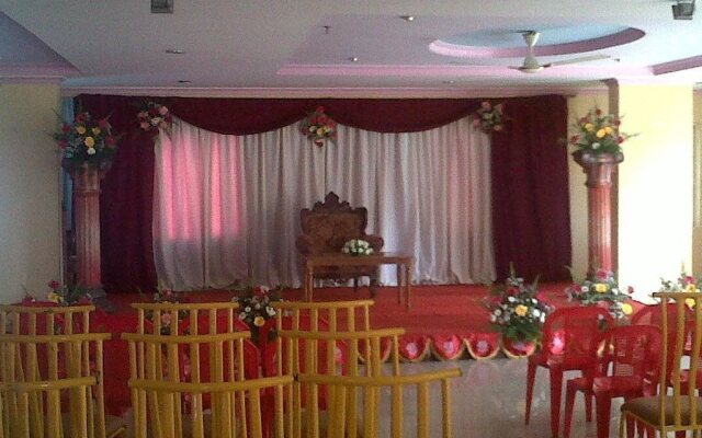 Nadan Hotel