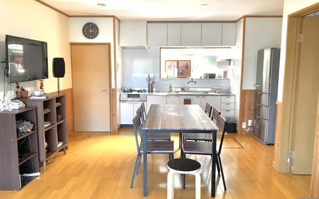 Tsubaki House