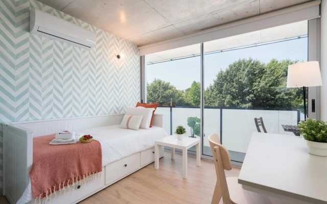 Luxurious Impressive Apartment - Balcony and Pool