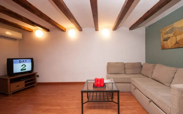 Rustic Poble Sec Apartment