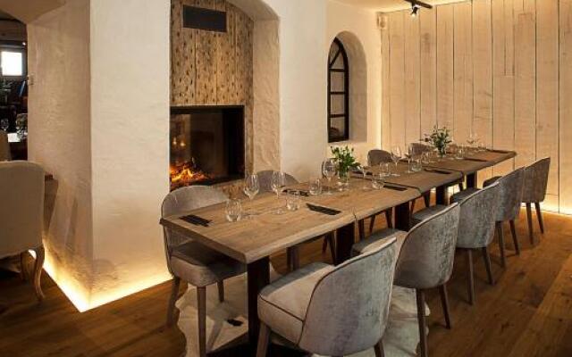 Frost Boutique Hotel