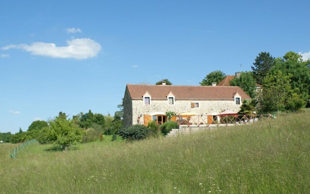 Lovely Holiday Home in Thedirac with Swimming Pool