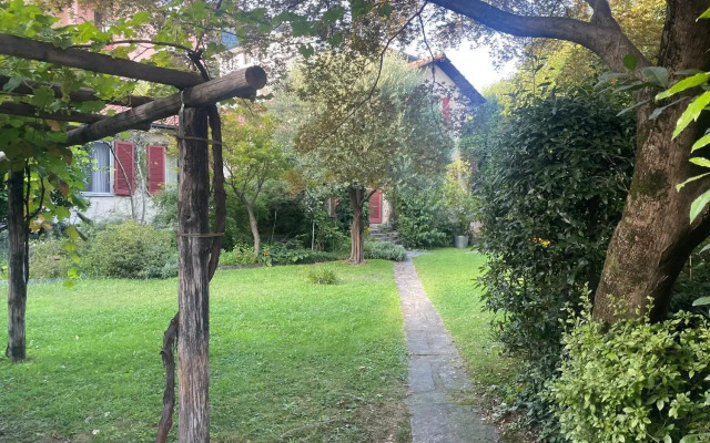 Cozy apartment in the green