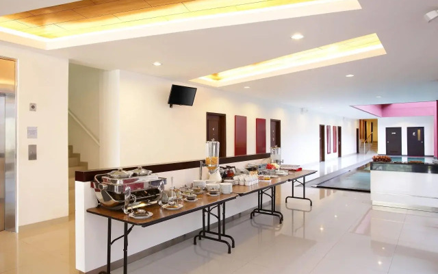 Amaris Hotel Dewi Sri