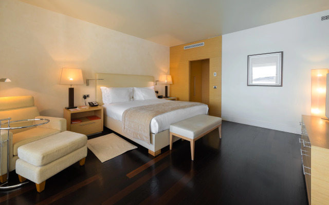 Monte-Carlo Bay Hotel & Resort