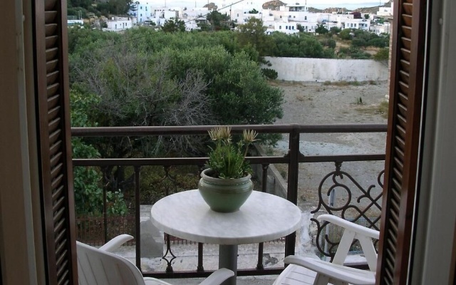 ARETHOUSA