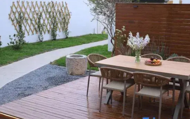 One Wind Courtyard (CAI Village Pier Shop)