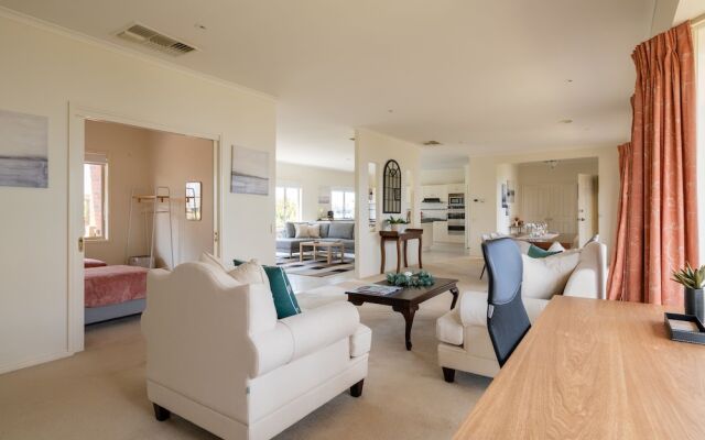 Logooner ocean house walking to beach