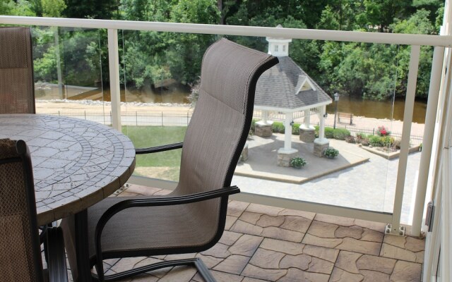 Riverwalk Place Resort & Spa