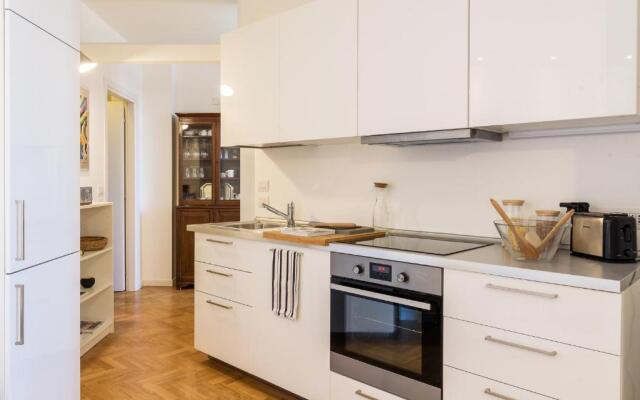 JOIVY Homey 1-Bed W/View Near Citylife