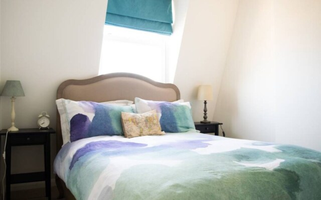 3 Bedroom Family Home Next To Southfields