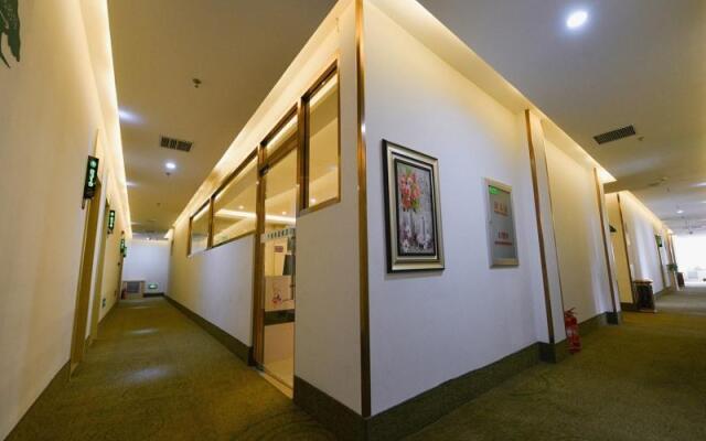 GreenTree Inn Dalian North Railway Station Express