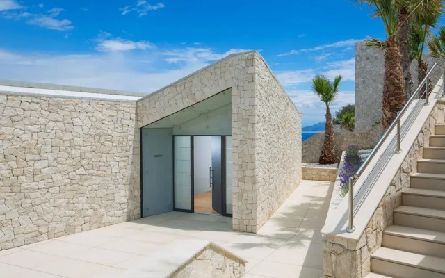 Beach Villa in Korcula with Pool, Sauna & Hot Tub