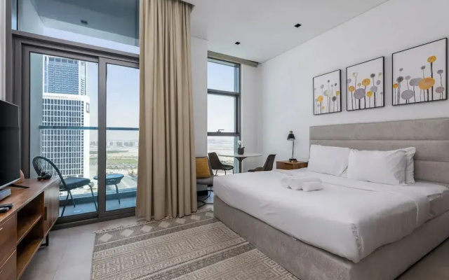 Waves - Stylish 13th-Floor Studio with Top-Notch Amenities
