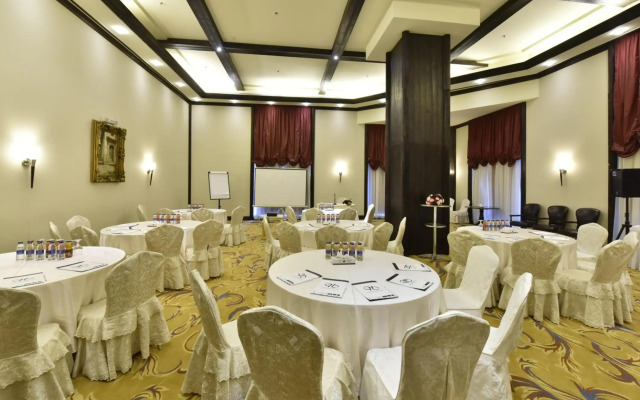 Awaliv International Hotel