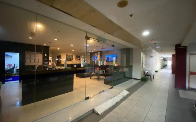 Super OYO 89847 Switz Paradise Hotel