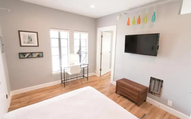 The Historic Broadlind Hotel at Long Beach Convention Center