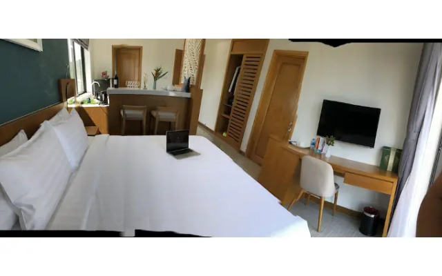 The Lam Resort