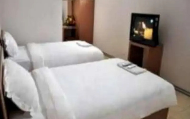 Hotel Gajah Mada 100