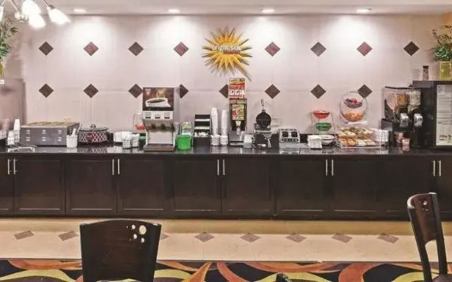 La Quinta Inn & Suites By Wyndham Mcalester