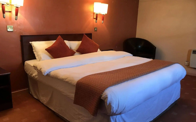 The Royal Victoria & Bull Hotel