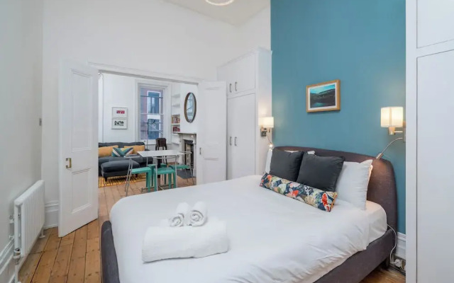 Chic flat near Kensington Palace