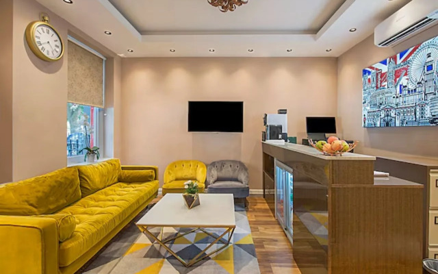 OYO Townhouse 30 Sussex Hotel