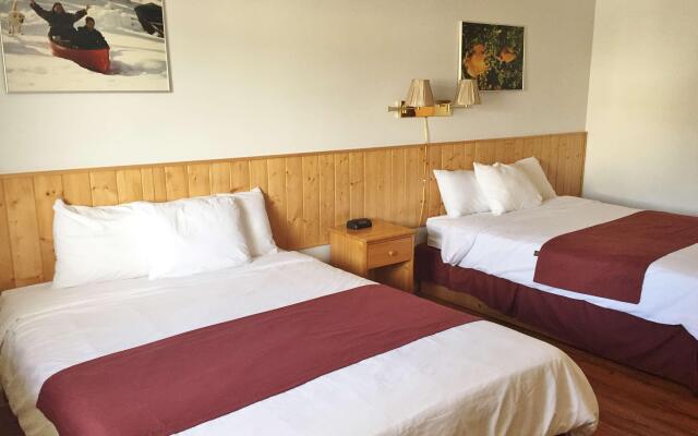 Canadas Best Value Inn River View Hotel