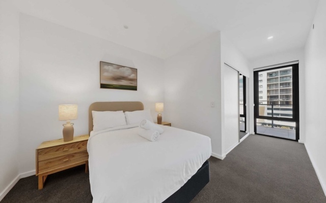 Newly Built 3 Bed Apartment With Onsite Parking