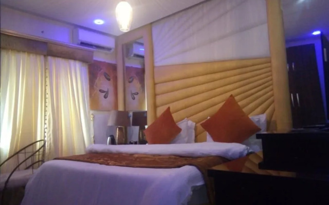 Kings & Queens Hotel