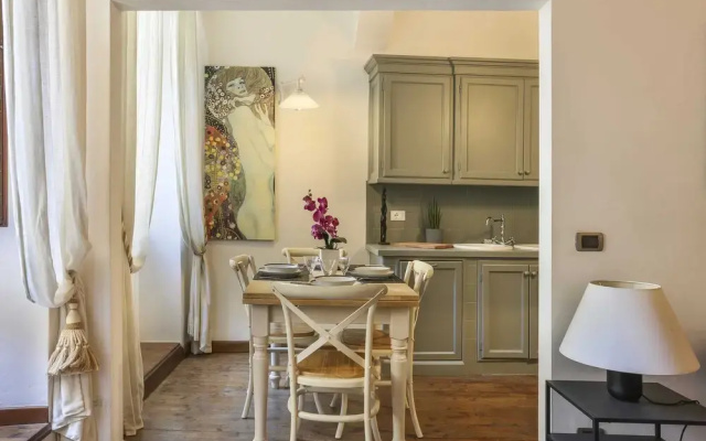 Pontevecchio Stylish Apartment in Florence