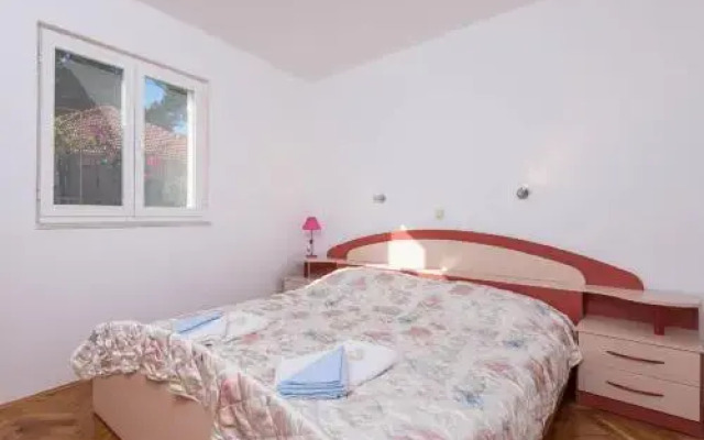 Apartments Frano Jr by the Sea